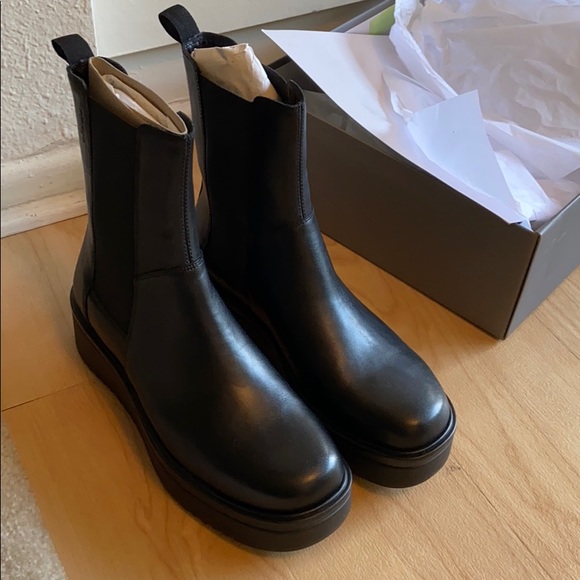 Vagabond Tara Chelsea Boot 